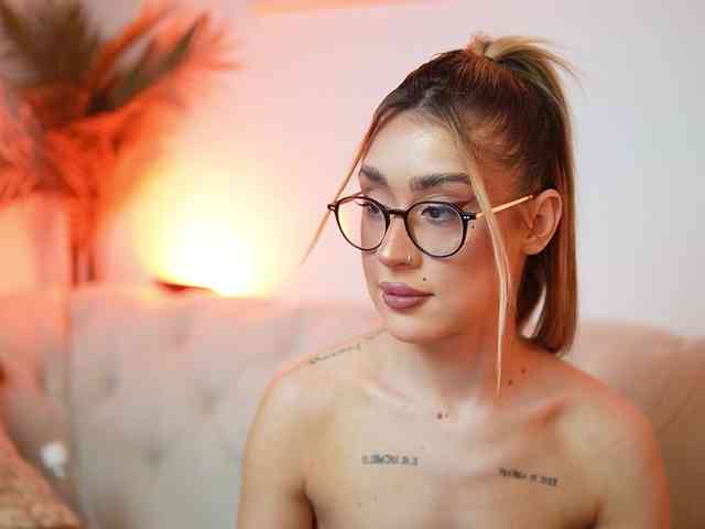 AileenKiss webcam