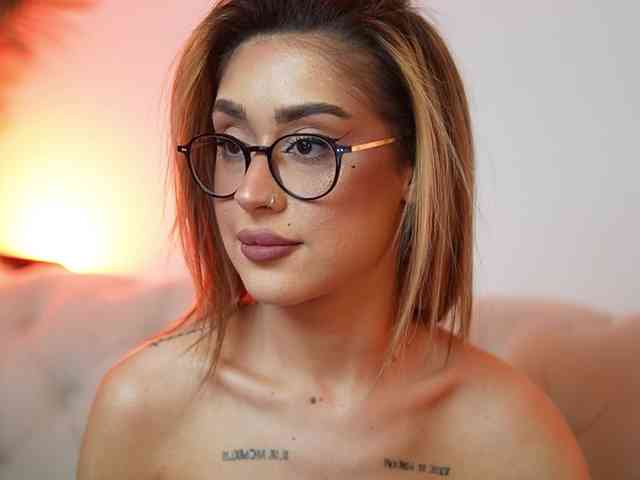 AileenKiss webcam
