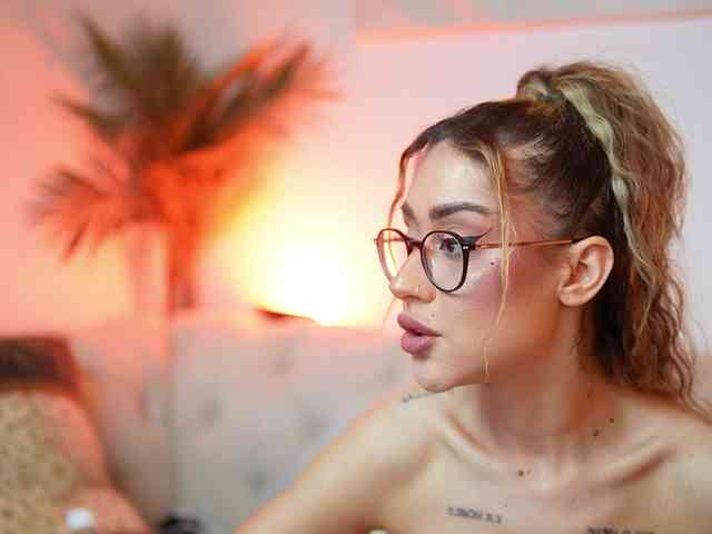 AileenKiss webcam