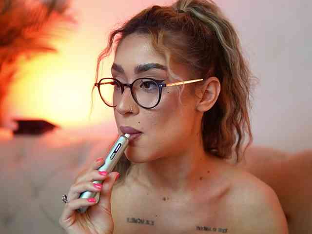 AileenKiss webcam