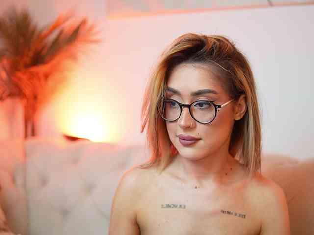 AileenKiss webcam