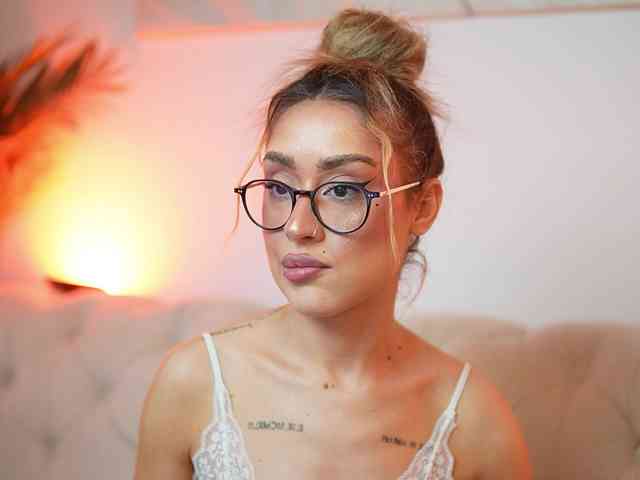 AileenKiss webcam