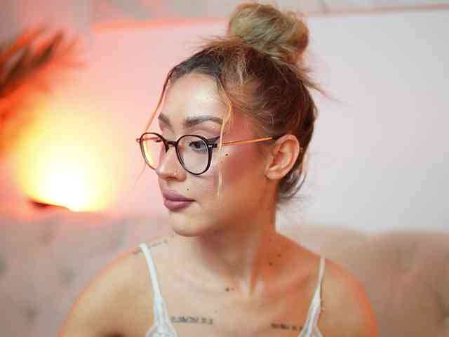 AileenKiss webcam