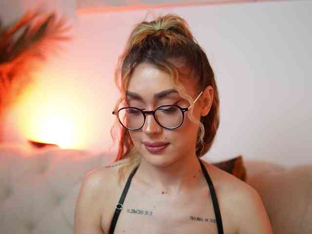 AileenKiss - Girl 