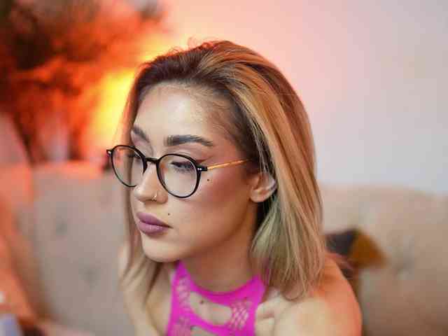 AileenKiss webcam