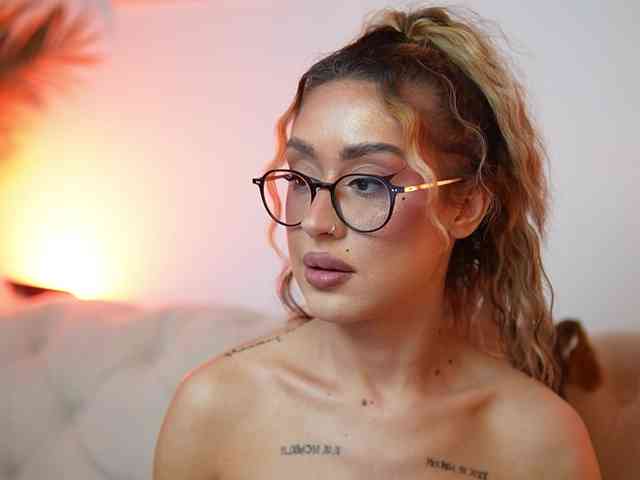 AileenKiss webcam