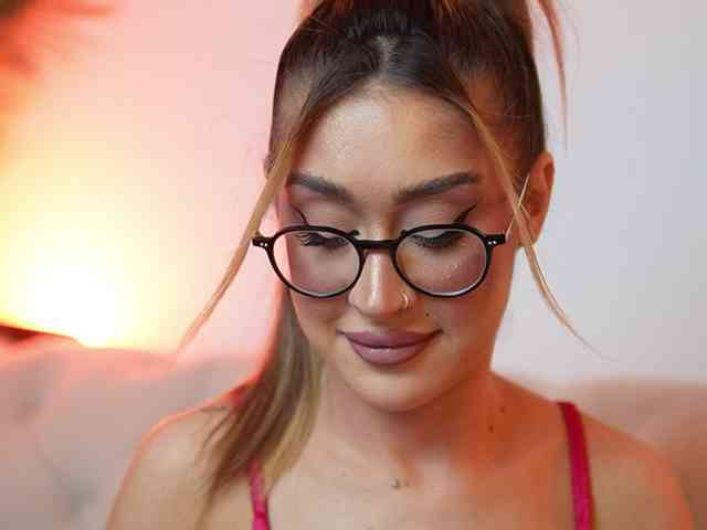 AileenKiss webcam