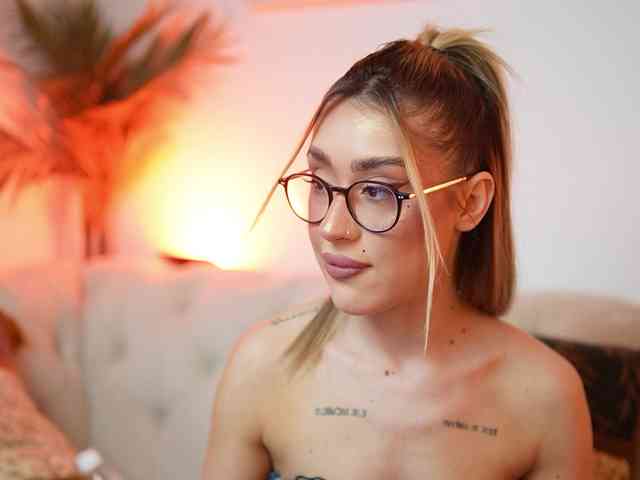 AileenKiss webcam