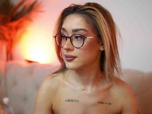 AileenKiss webcam
