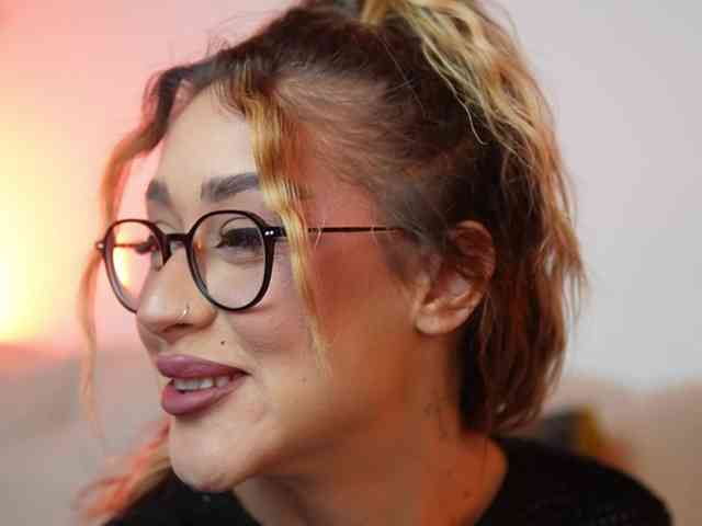 adult random cam AileenKiss