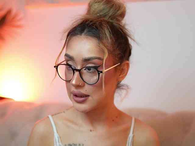 AileenKiss webcam