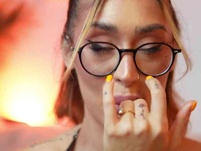 AileenKiss webcam