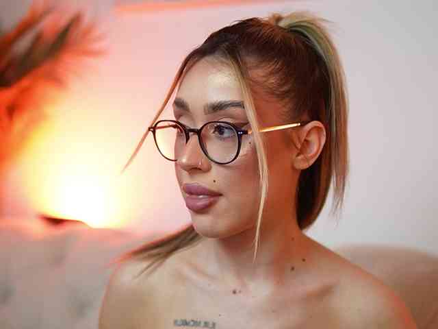 AileenKiss webcam