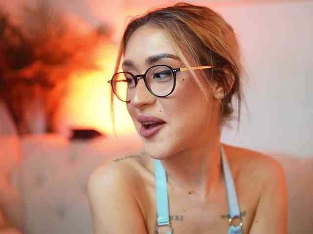 AileenKiss webcam