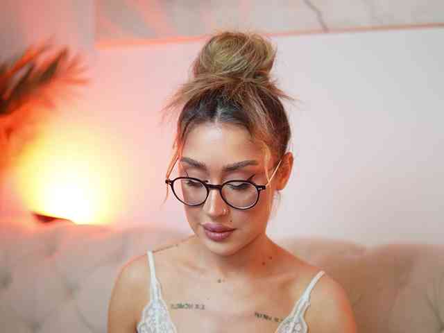 AileenKiss webcam