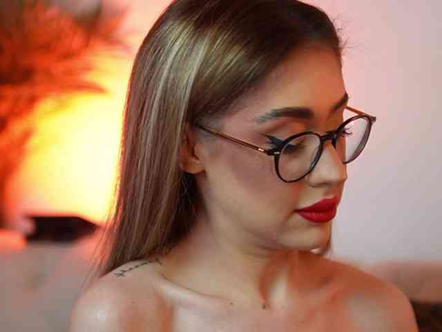 AileenKiss webcam