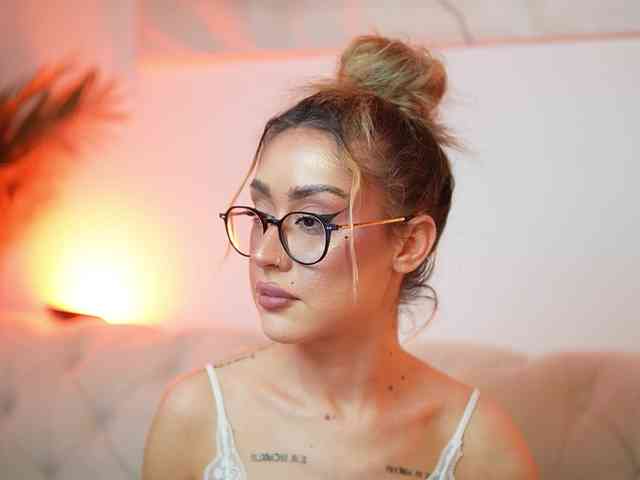 AileenKiss webcam