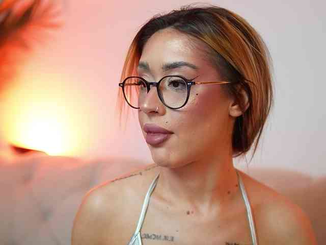 AileenKiss webcam