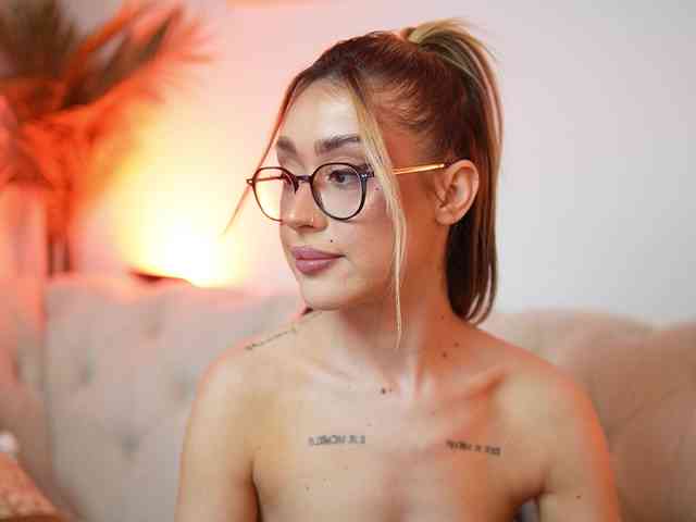 AileenKiss webcam