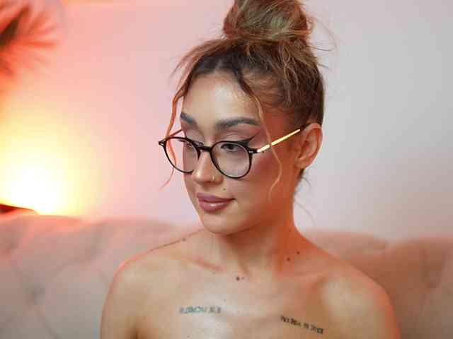 AileenKiss webcam