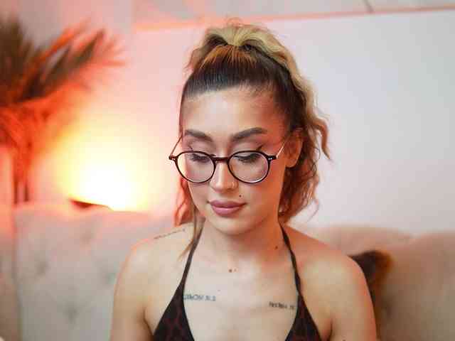 AileenKiss webcam