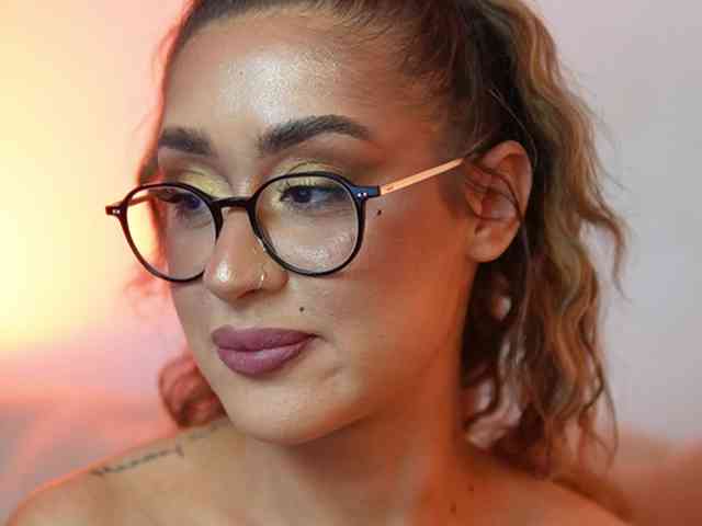 AileenKiss webcam