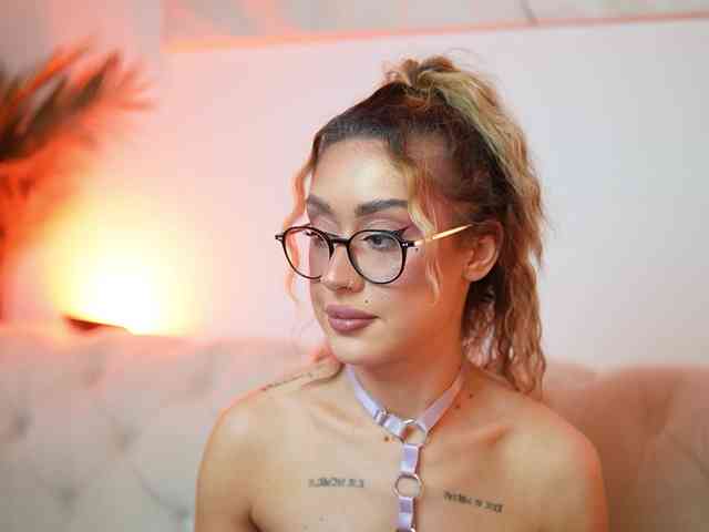 AileenKiss webcam