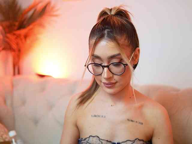 AileenKiss webcam