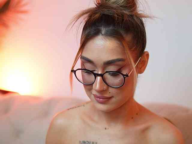 AileenKiss webcam