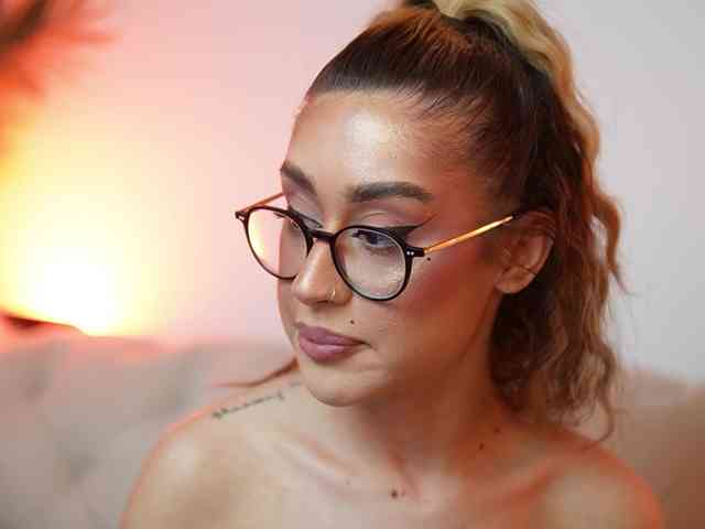AileenKiss webcam