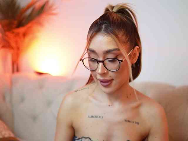 AileenKiss webcam