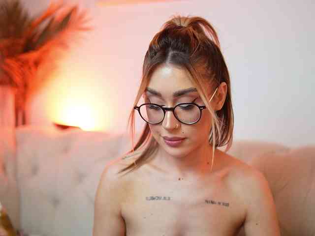AileenKiss webcam