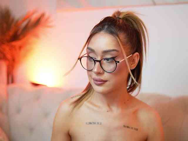 AileenKiss webcam