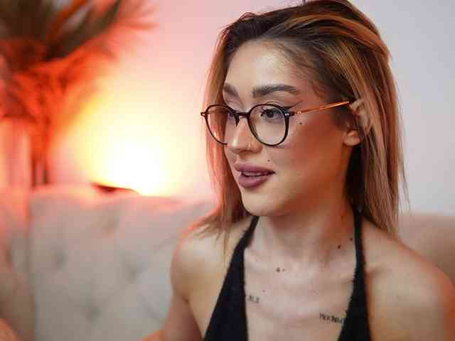 AileenKiss webcam