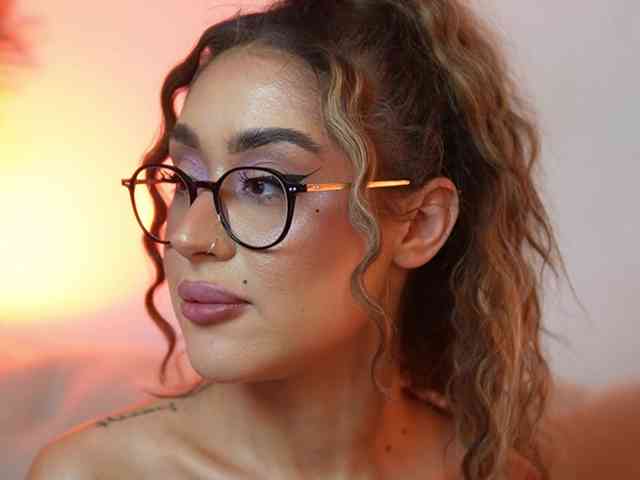 AileenKiss webcam