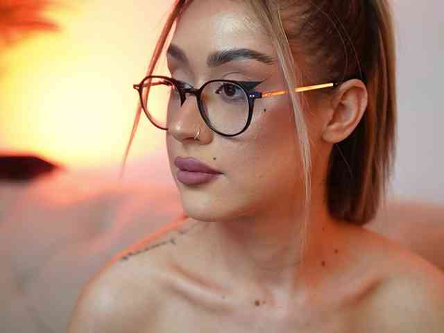AileenKiss webcam