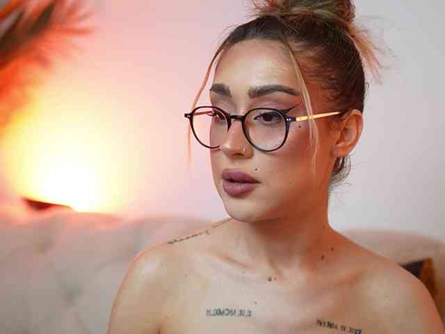 AileenKiss webcam