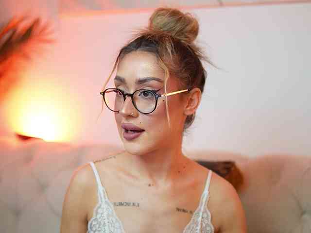 AileenKiss webcam