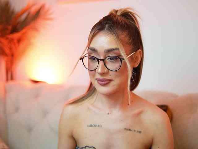 AileenKiss webcam