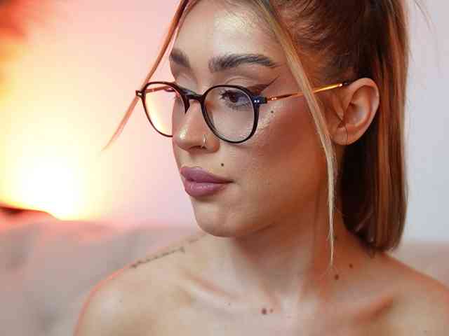AileenKiss webcam