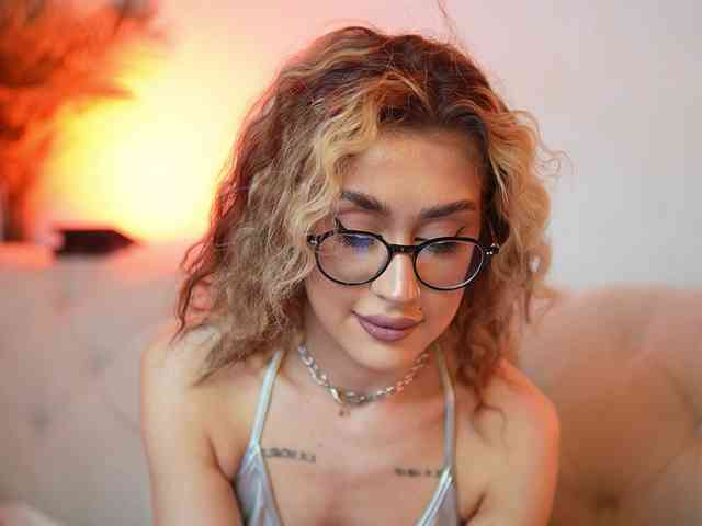 AileenKiss webcam