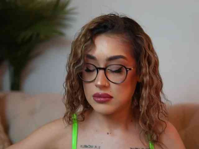 AileenKiss webcam