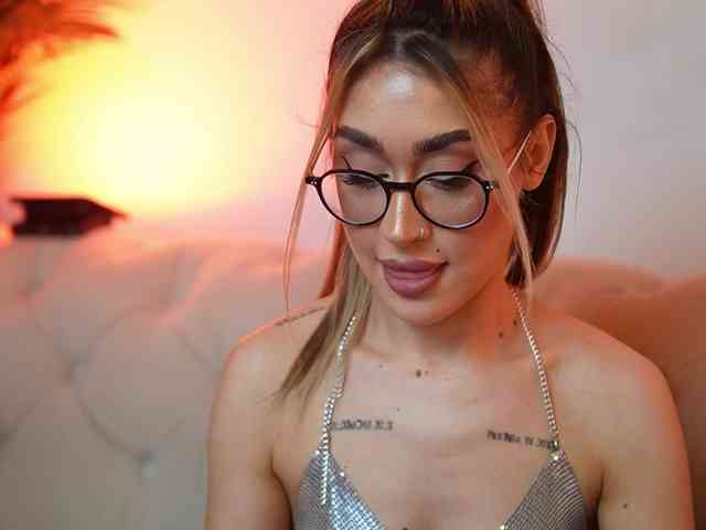 AileenKiss webcam