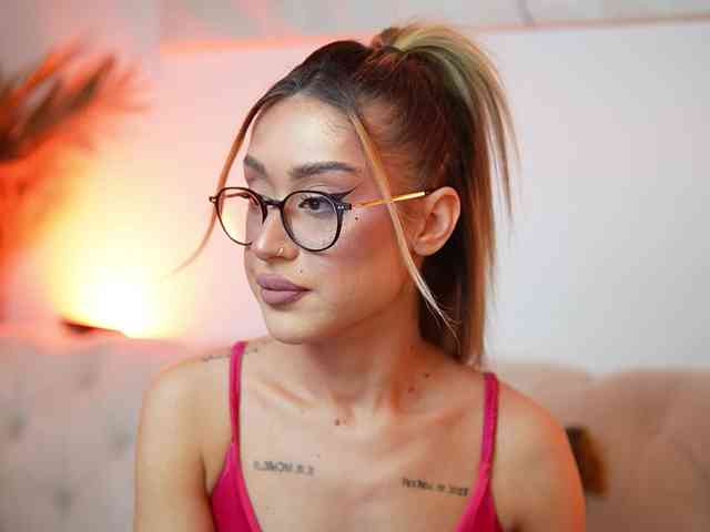 AileenKiss webcam