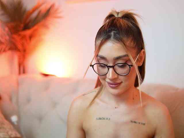 AileenKiss webcam