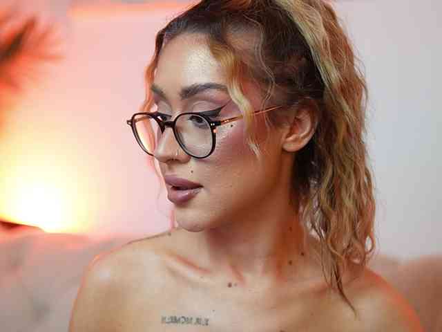 AileenKiss webcam