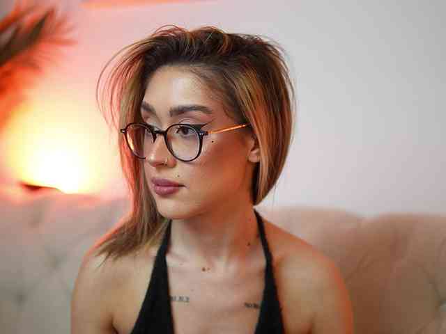 Model: AileenKiss