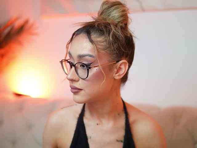 AileenKiss webcam
