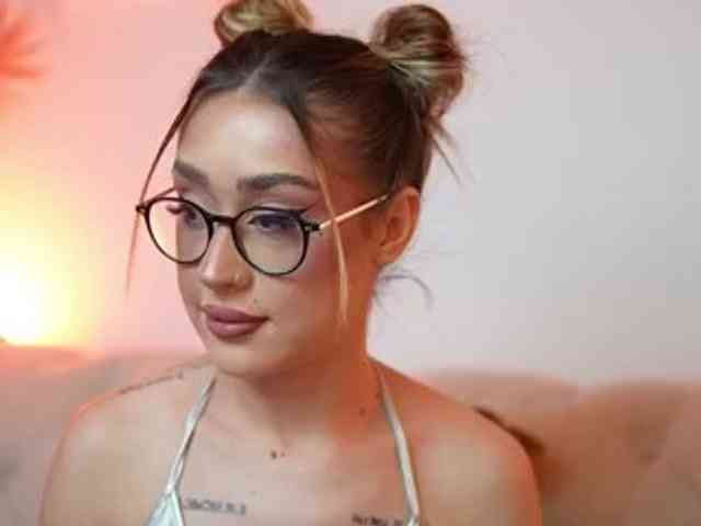 AileenKiss webcam