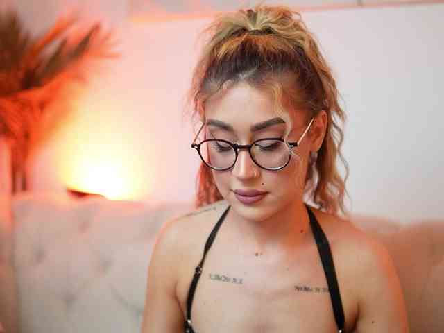 AileenKiss webcam
